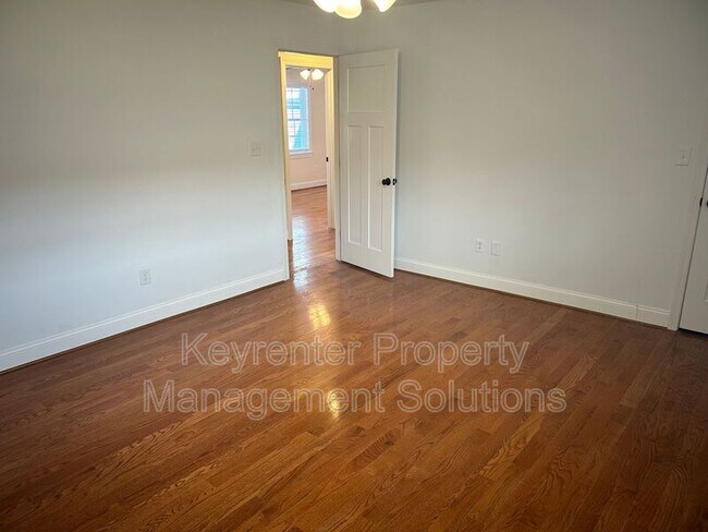 Building Photo - 18 Spring View Dr