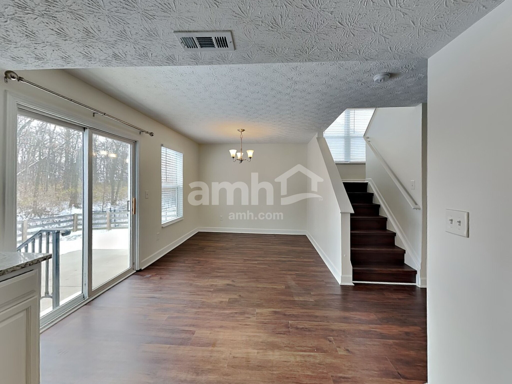 Building Photo - 568 Princeton St