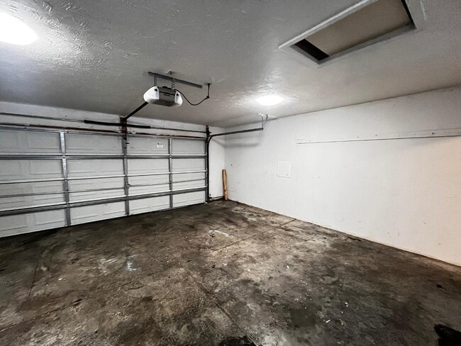 Building Photo - 403 Parker Pl
