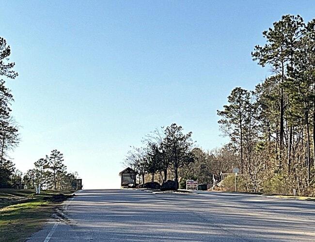 Building Photo - Resort Like Living in a Country Setting