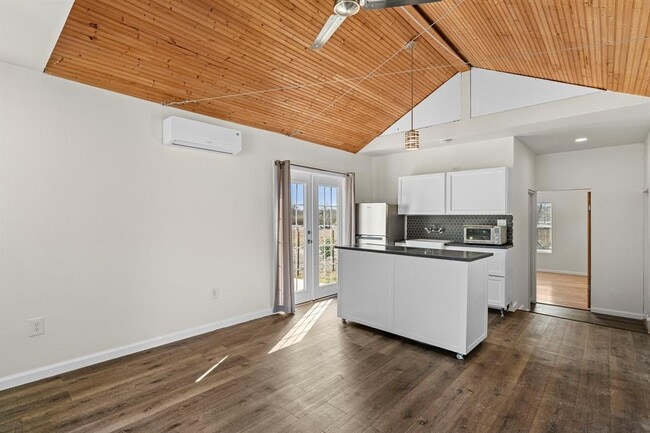 Building Photo - 13415 Crane Rd