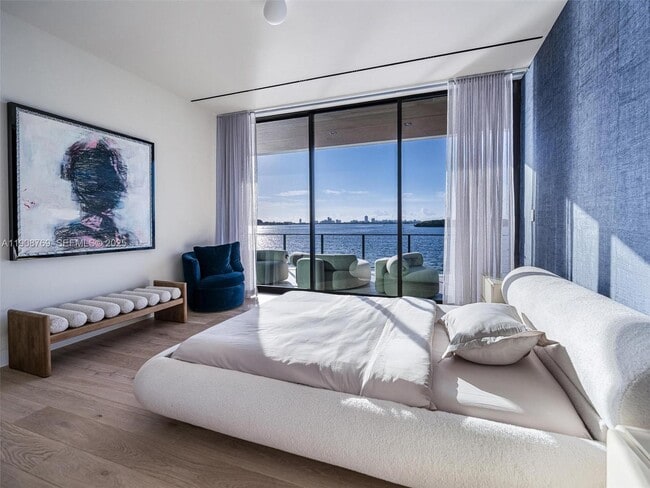 Building Photo - 11400 N Bayshore Dr