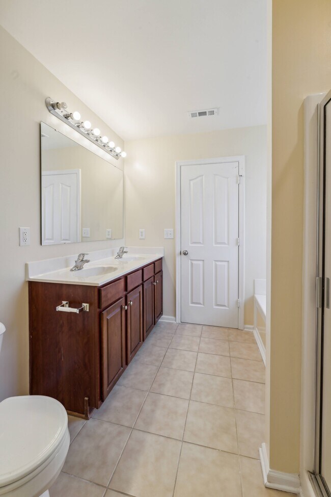 Building Photo - 9520 Mintworth Ave