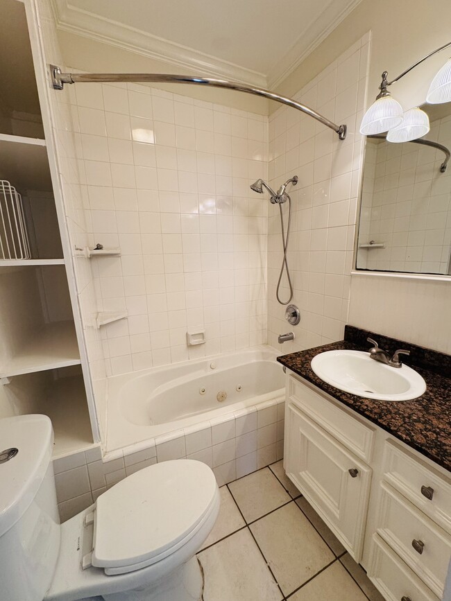 Building Photo - 1345 Nashua St