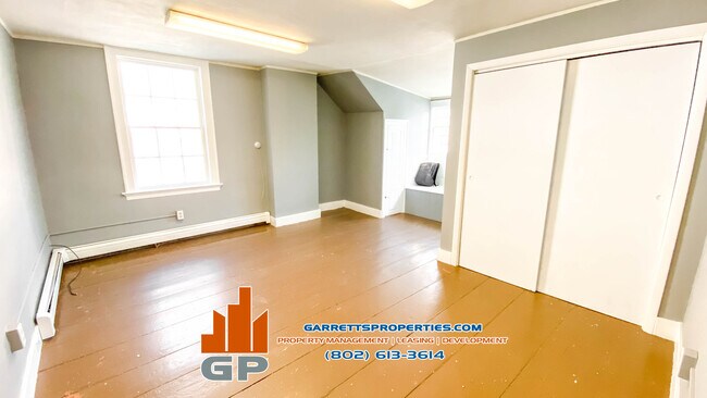 Building Photo - 102 S Main St