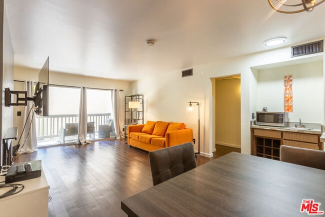 Building Photo - 5213 Raintree Cir