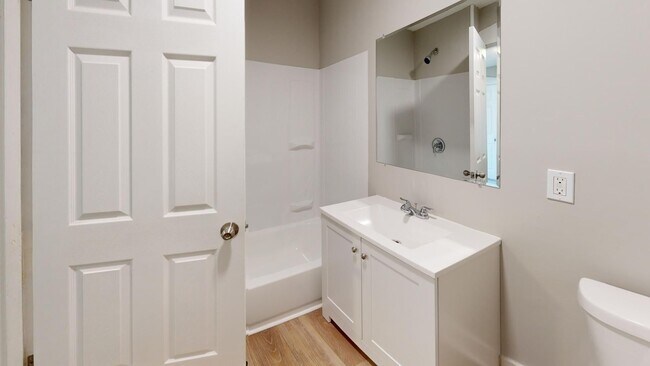 Building Photo - Cudell / West Boulevard Area - 3 bedroom/1...