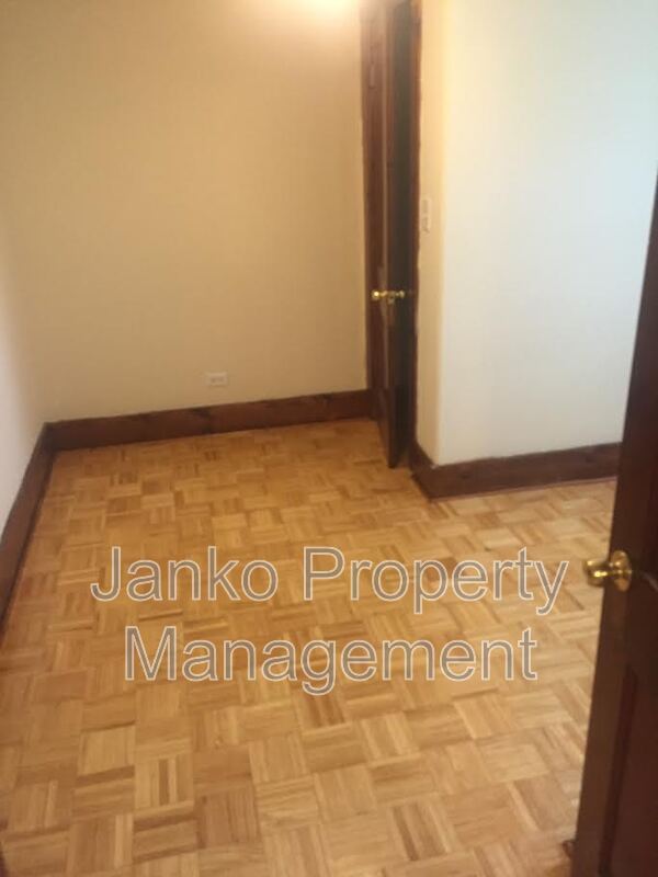 Building Photo - 2855 E 82nd St