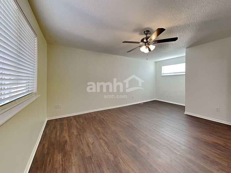 Building Photo - 4821 Ardley Dr