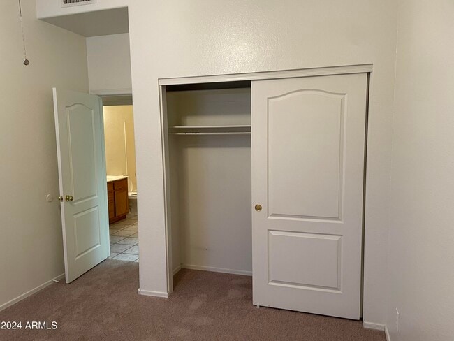 Building Photo - 7322 E Gallego Ln
