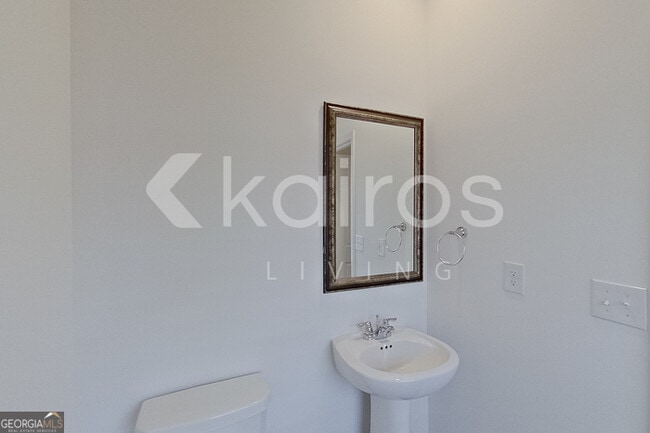 Building Photo - 212 Birch Ave