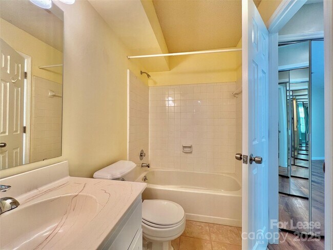 Building Photo - 9476 S Vicksburg Park Ct