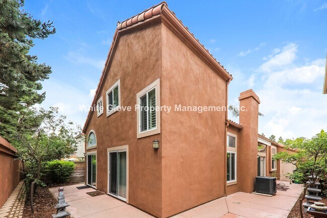 Building Photo - 3 Bedroom with Loft Irvine Home