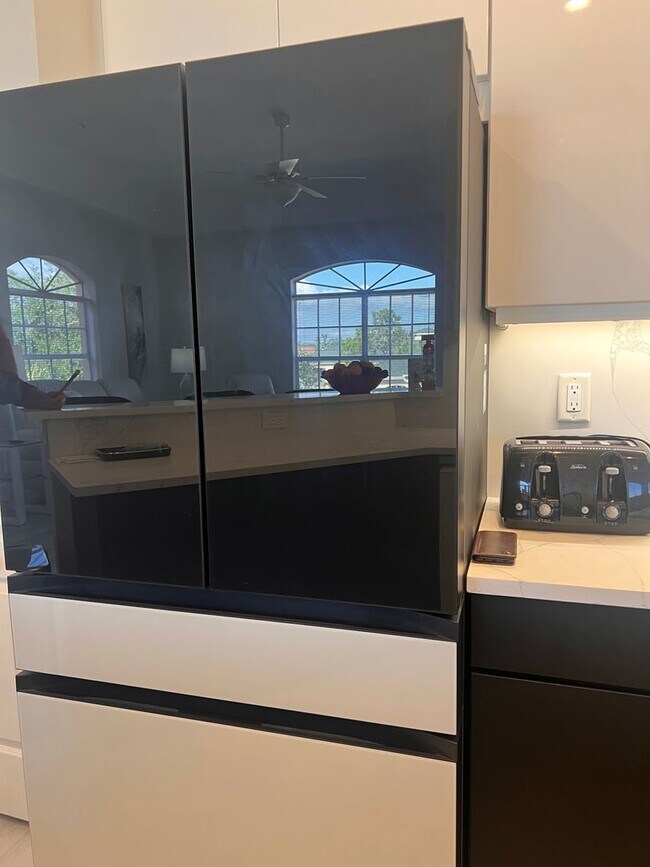 Building Photo - Modern 2BD/2BA Condo in Gondola Park