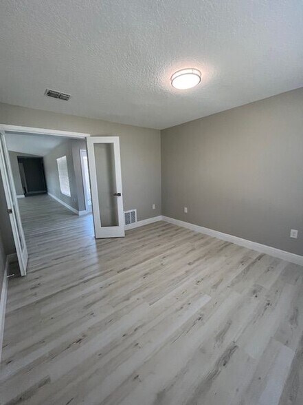 Building Photo - 3036 Gloria Ave