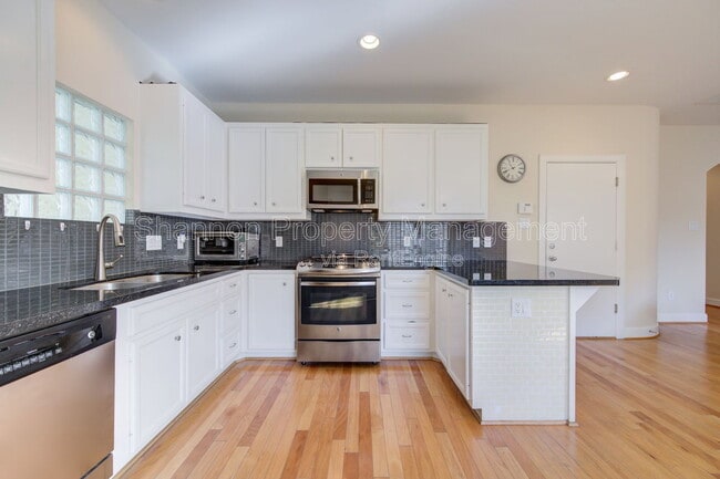 Building Photo - 3707 Main Poplar Dr