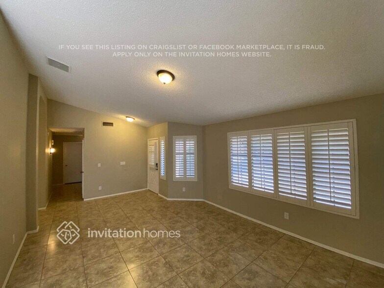 Building Photo - 6526 N 69th Dr