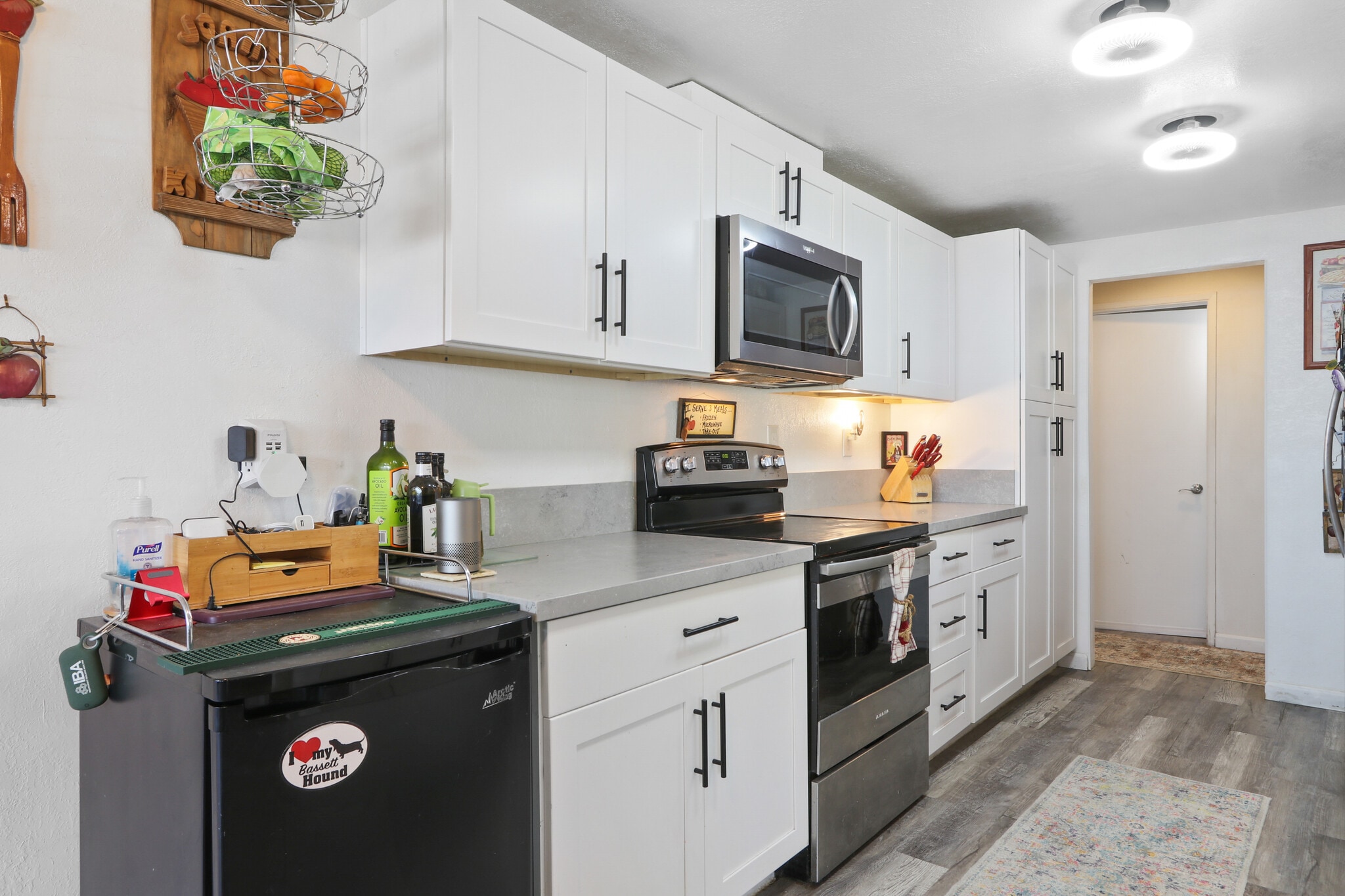 Building Photo - 1545 E 21st St