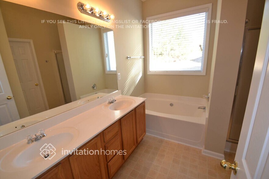 Building Photo - 127 Silver Arrow Cir