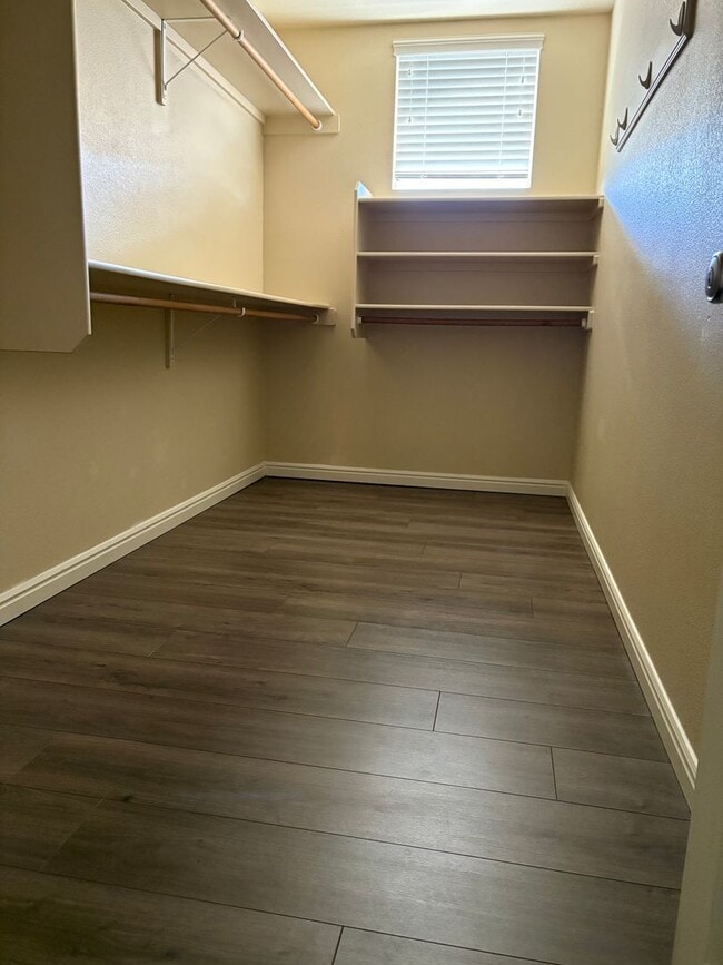 Building Photo - "Luxury Living: Stunning home with marble counter tops & Fireplace!"