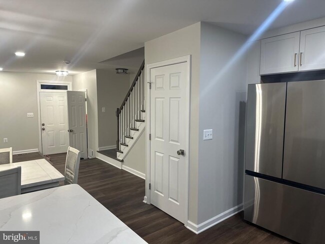 Building Photo - 5016 Lambsgate Ln