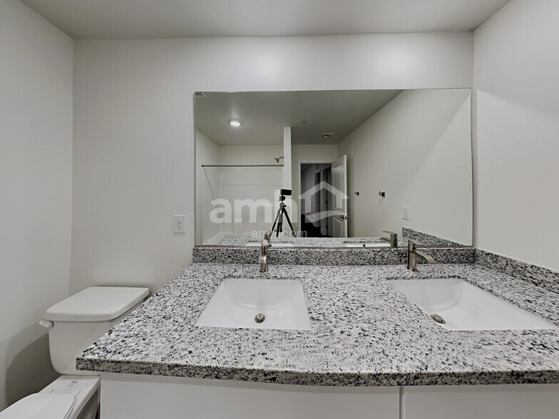 Building Photo - 83 Hot Ponds Ln