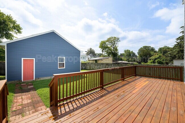 Building Photo - 2615 North Ave