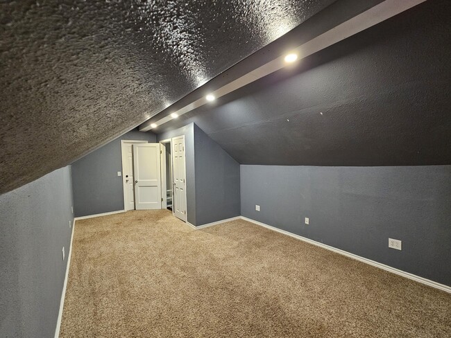 Building Photo - 2312 Pecan St