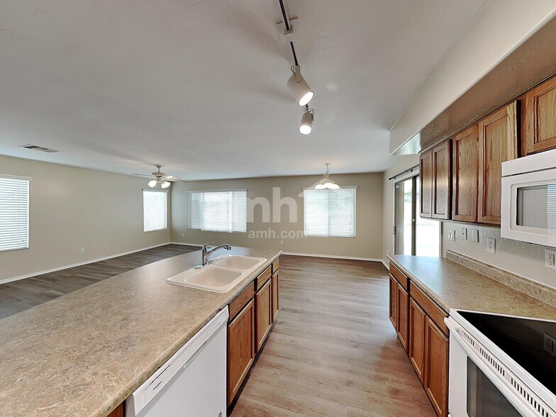 Building Photo - 15472 W Statler Cir