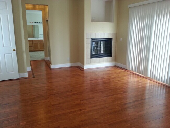 Building Photo - Lovely 5 bedroom Antioch Home