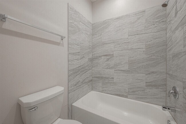 Building Photo - 2527 S Washington Ave