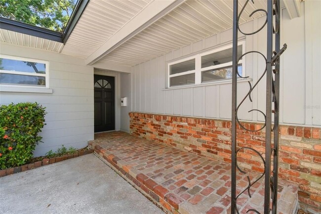 Building Photo - 535 W Palmeden Dr