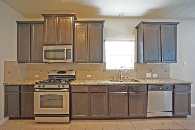 Building Photo - 24503 Hikers Bend Dr