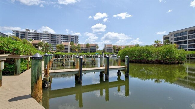 Building Photo - 1700 Cove II Pl