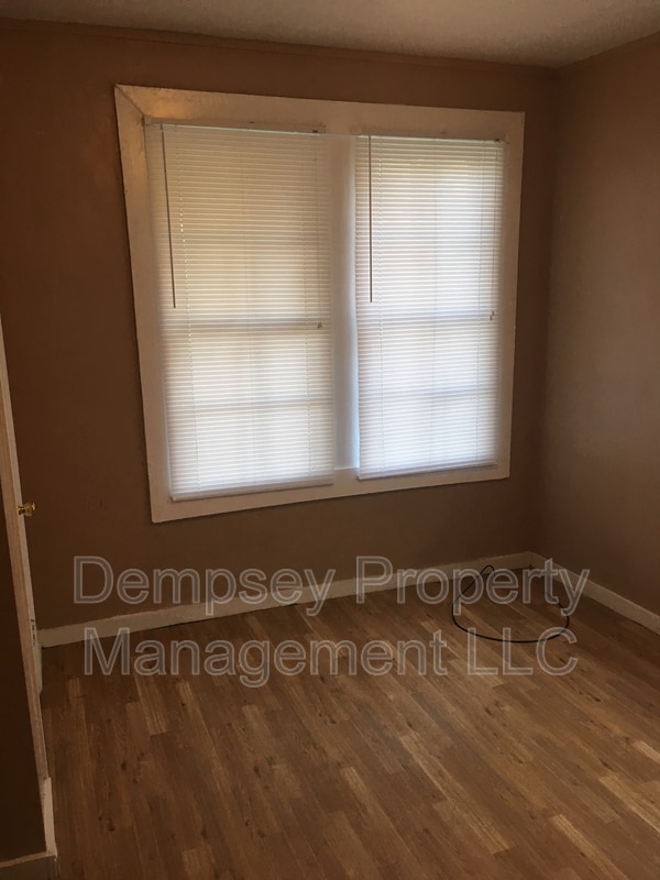 Building Photo - 3008 7th St