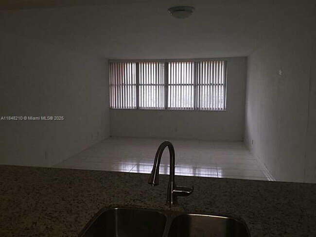 Building Photo - 9143 SW 77th Ave