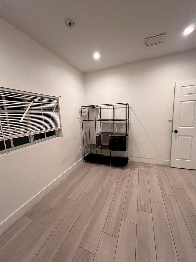 Building Photo - 1610 NW 53rd St