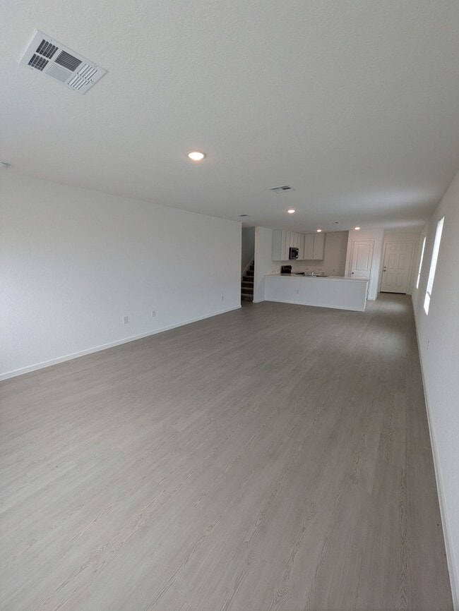 Building Photo - 19008 Encanto Aly