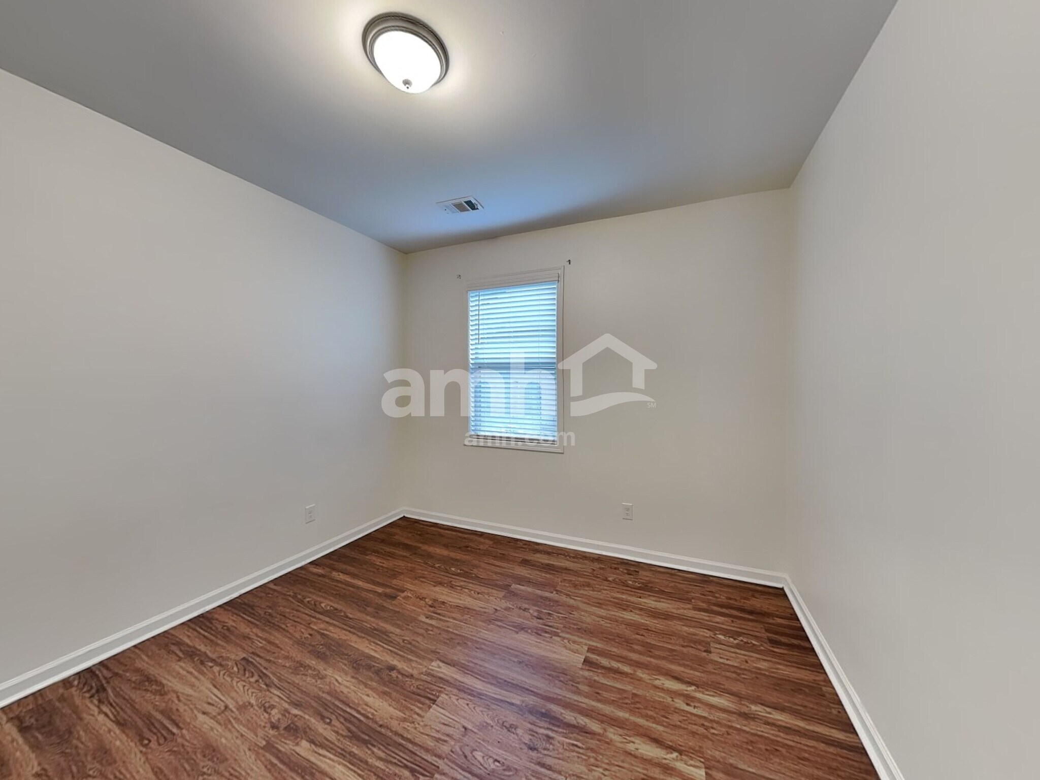 Building Photo - 3021 Golf Creek