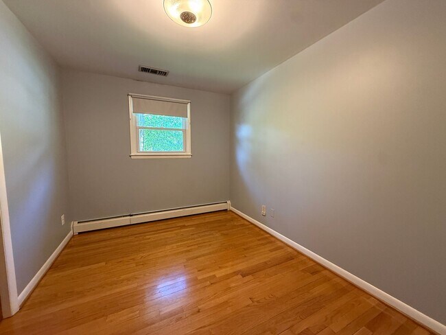 Building Photo - Cockeysville 4BR/2BA Home | Driveway | Finished Lower Level + Flex Room | Updated Bath | Granite ...