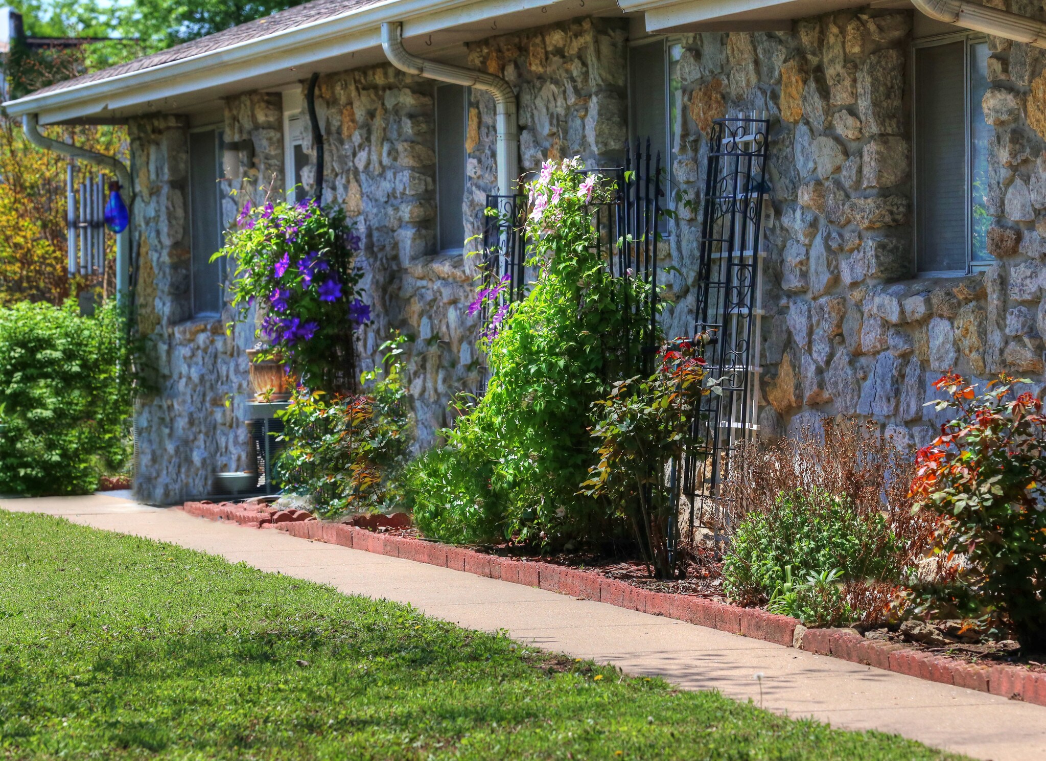 Building Photo - 4025 Sheridan Rd