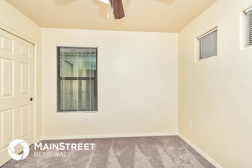 Building Photo - 1648 W Osasuna Dr