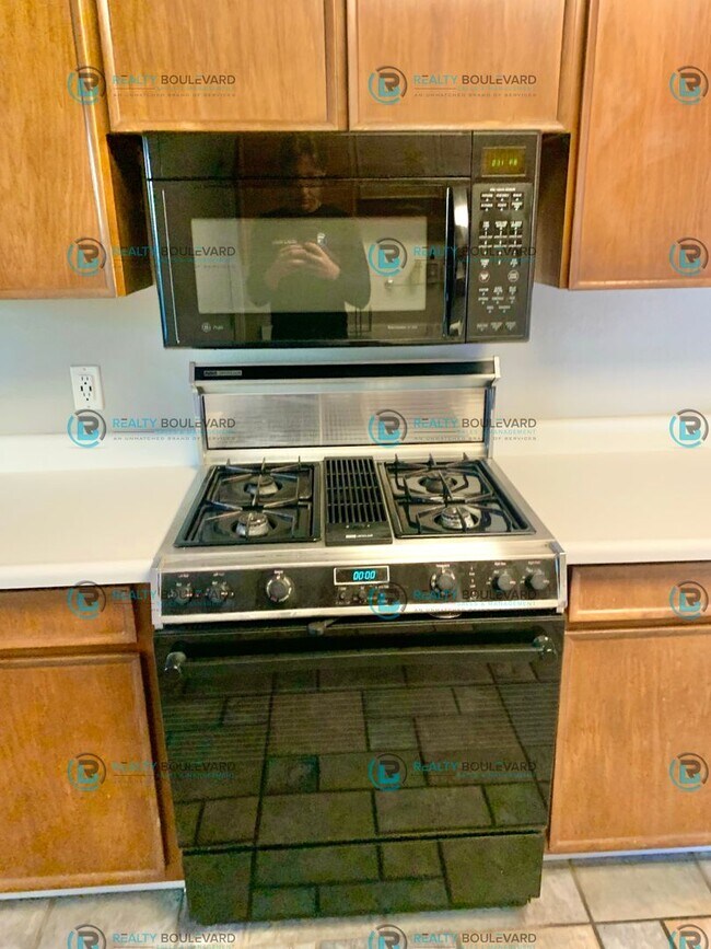 Building Photo - Charming 3-Bedroom Home Near McCarran – Gr...