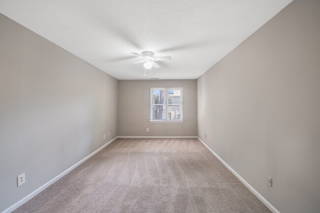 Building Photo - 2039 Trexler Ct