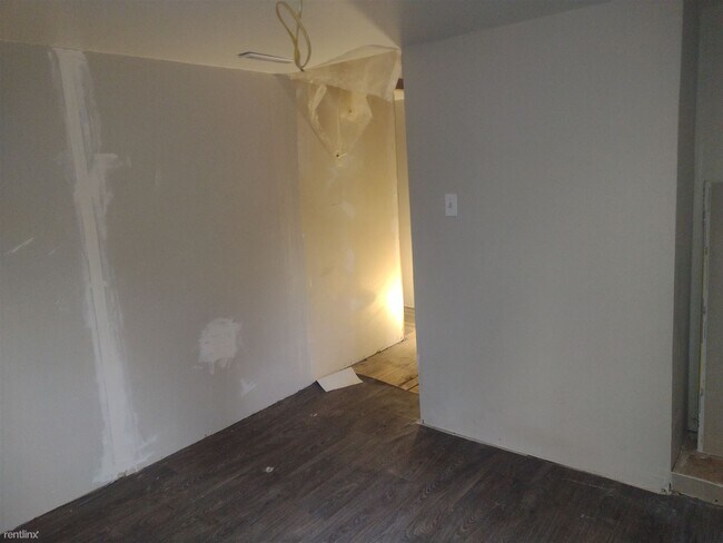 Building Photo - 2 br, 1 bath House - 473 Myrtle Street