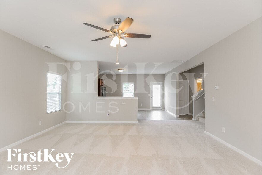 Building Photo - 812 Southridge Dr