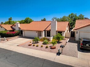 Building Photo - Highly sought after Marlborough Park Estates neighborhood!