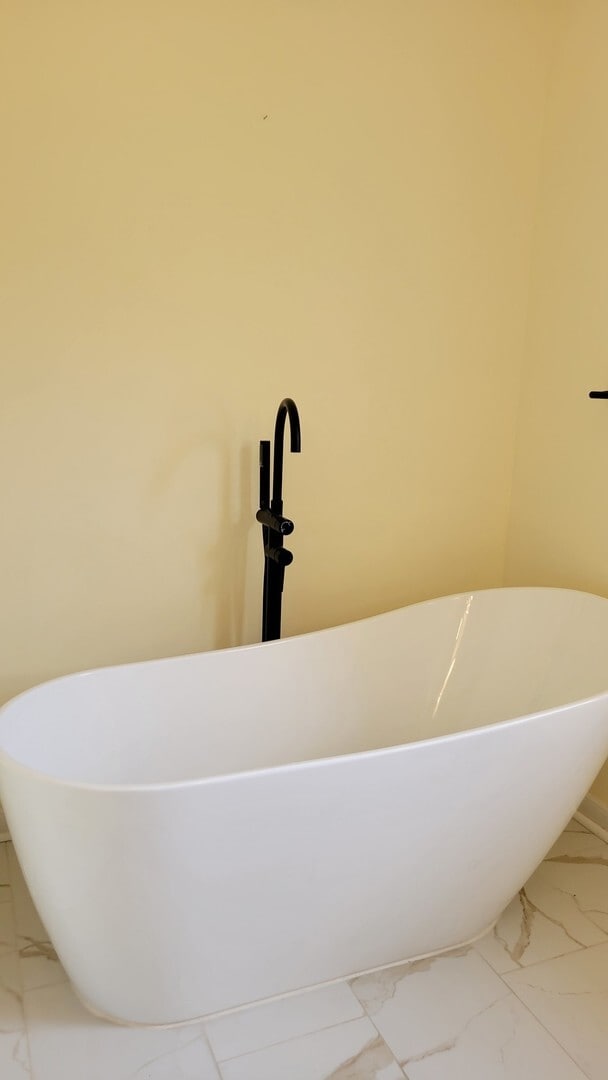 Building Photo - 630 Maple Ct