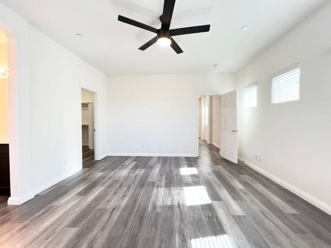 Building Photo - Modern two-story single-family home