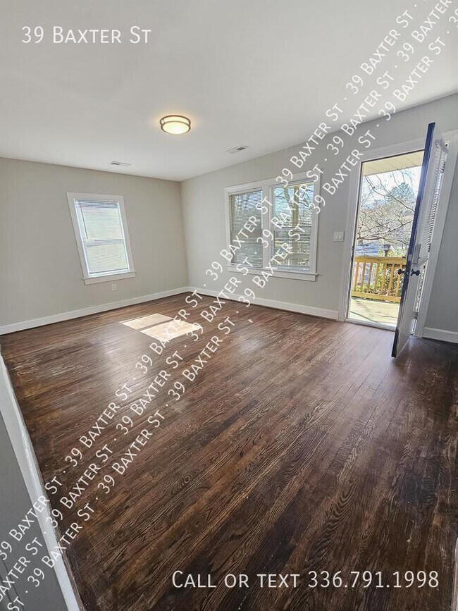 Building Photo - 39 Baxter St